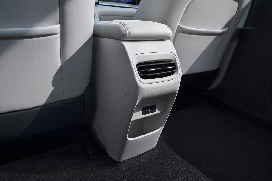 Geely EX2 фото